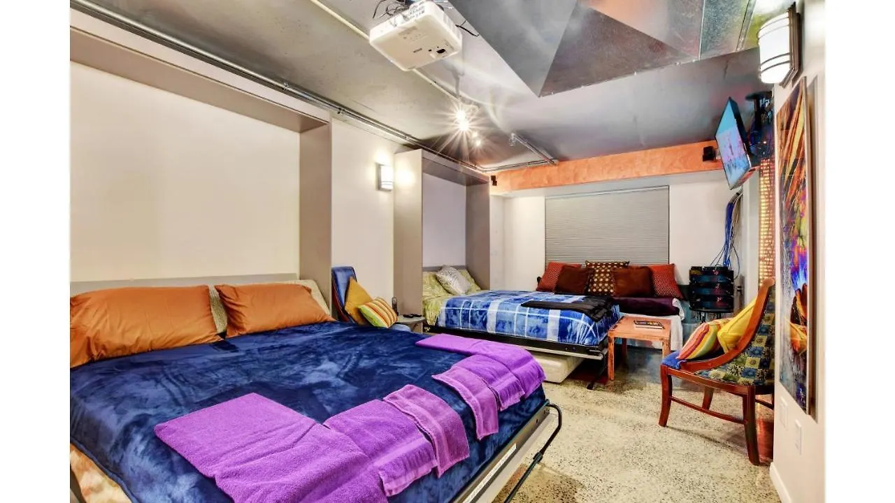 Lvstriphouse Jc408 - Modern 2Bd-2Ba Condo Sleeps 8 Las Vegas 0*,  United States